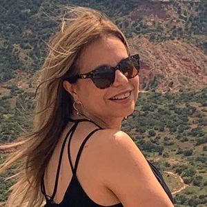 Meet your Posher, Luisa j